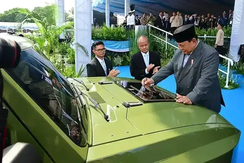 Prabowo dan Mimpi Mobil Nasional 