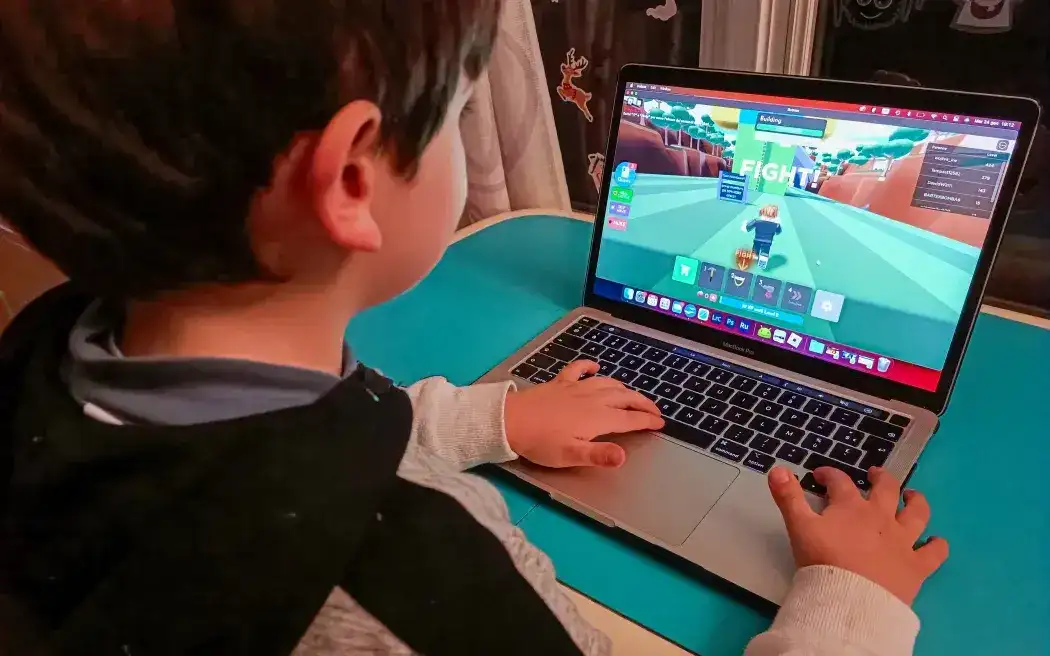 Roblox dan Bahaya Pedofilia
