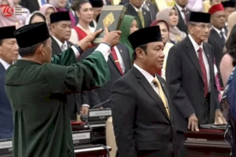 Nepotisme Subur di DPR