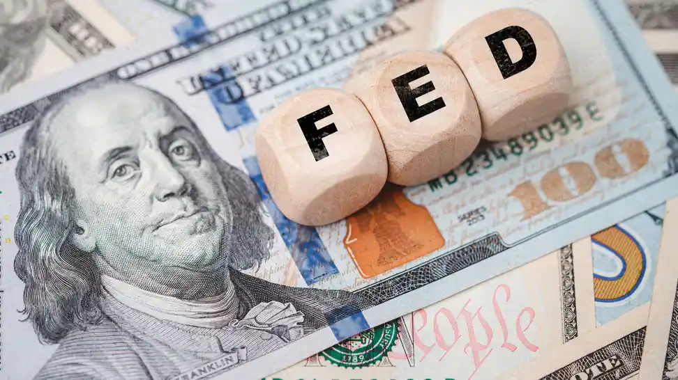 TIPS KEBIJAKAN: Menyikapi Suku Bunga Fed dan Tarif Amerika-China