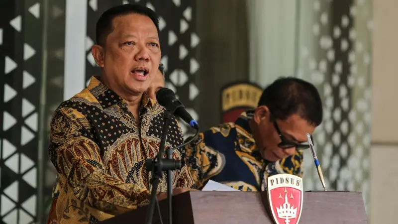 Mahfud MD: Pelimpahan Kasus Jampidsus Febrie ke Kejagung Tabrak KUHAP Baru