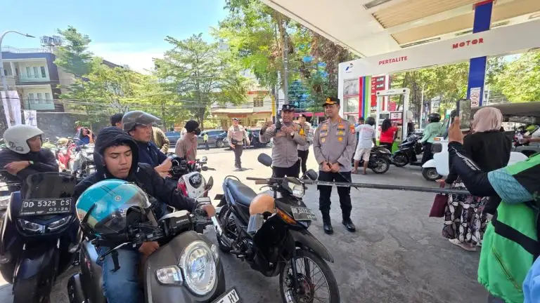 Menagih Ketahanan Energi Kota: Ketika Antrean BBM Lumpuhkan Ruang Kelas Makassar