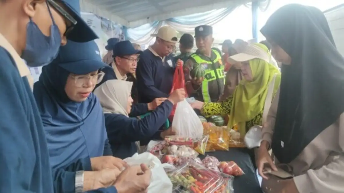 Makan Tabungan, Ketika Kelas Menengah Indonesia Kehabisan Napas Finansial