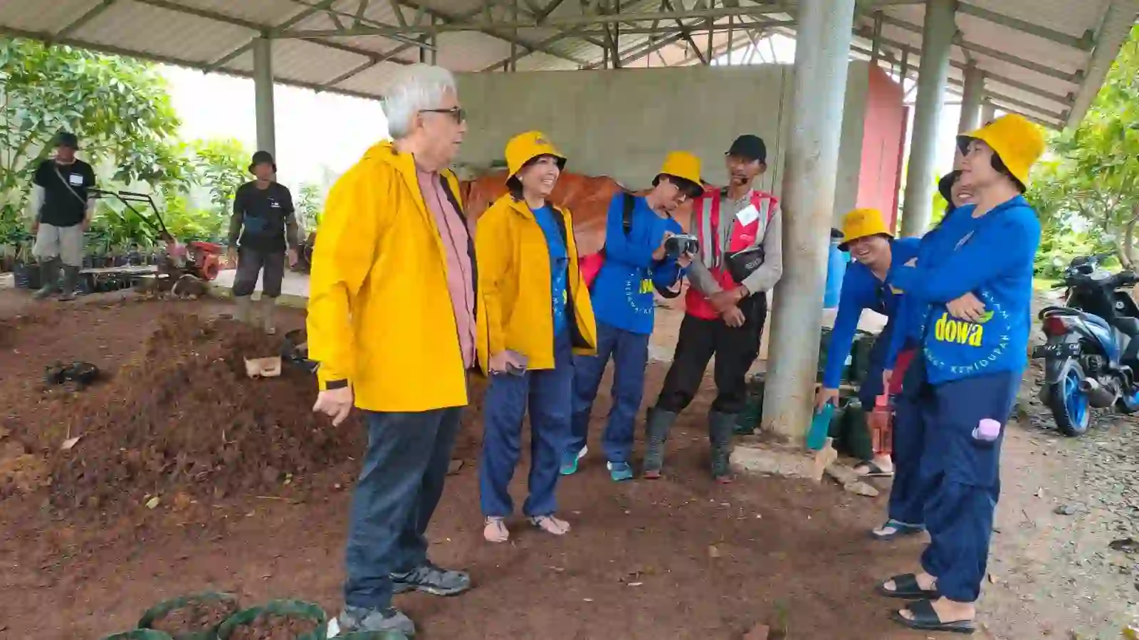 Inspirasi Delia Murwihartini, antara "Dowa Bags" dan Keterampilan Berkebun