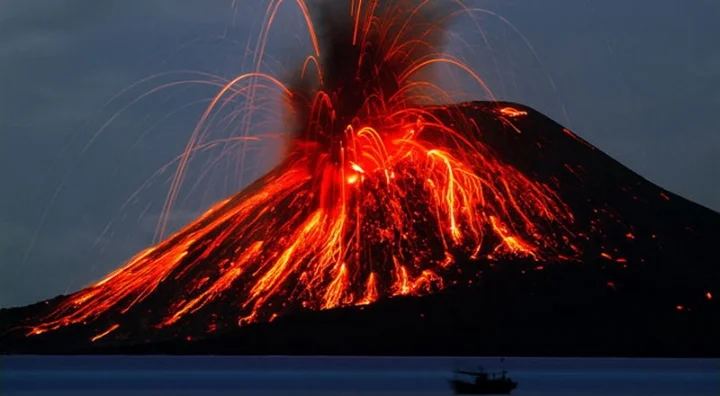 Enam Bandara Ditutup Akibat Erupsi Anak Krakatau, Berikut Ini Rute Alternatif Penerbangan