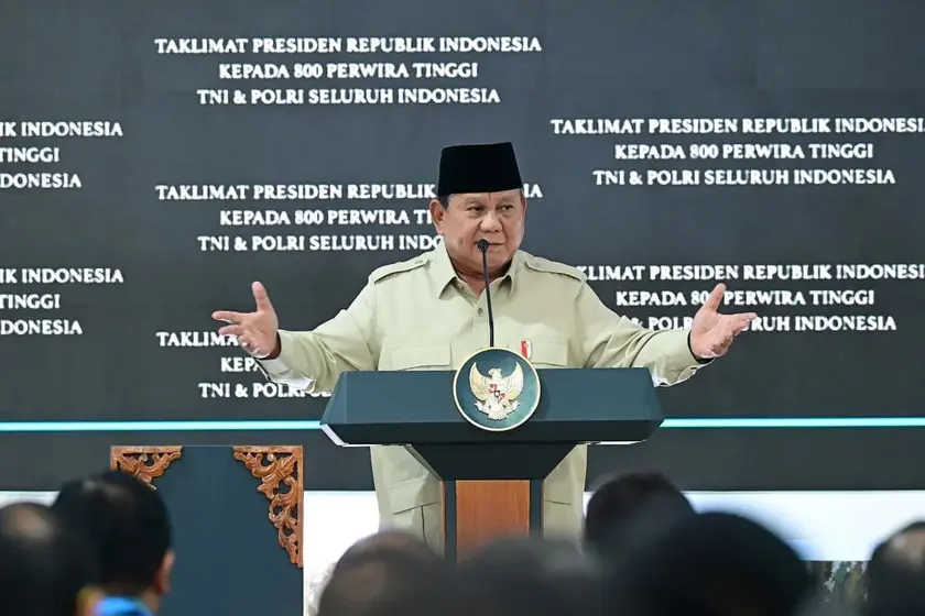 Prabowo Ingin Warga Berkacamata Boleh Masuk TNI, Bagaimana di Negara Maju?