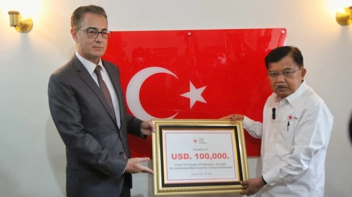 Di Balik Kisruh PMI; Dana Ratusan Miliar, Bisnis Plasma Darah, Minim Transparansi