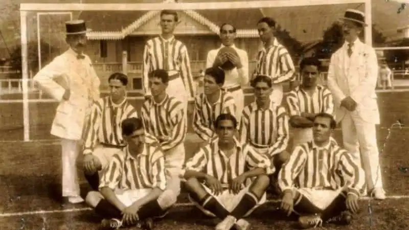 sepak bola