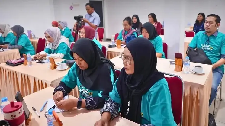 Berbagai pelaku UMKM di daerah 3T di Kabupaten Sintang, Kalimantan Barat, mengikuti pelatihan UMKM digital yang diselenggarakan BAKTI Komdigi, Kamis (20/8/2026) bertempat di Urbanview Bagoes Hotel Sintang. UMKM - 3T