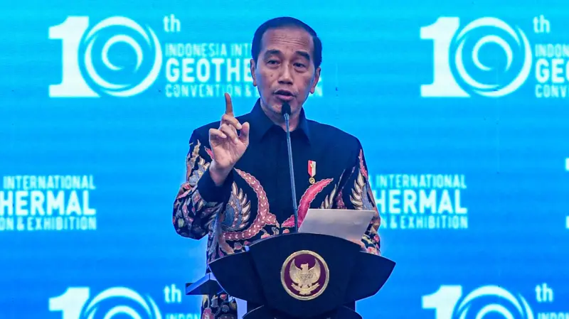 Presiden Joko Widodo memberikan sambutan saat pembukaan 10th Indonesia International Geothermal Convention and Exhibition 2024 di Jakarta Convention Center, Jakarta, Rabu 18 September 2024. (Foto: Antara) Jokowi - Geothermal