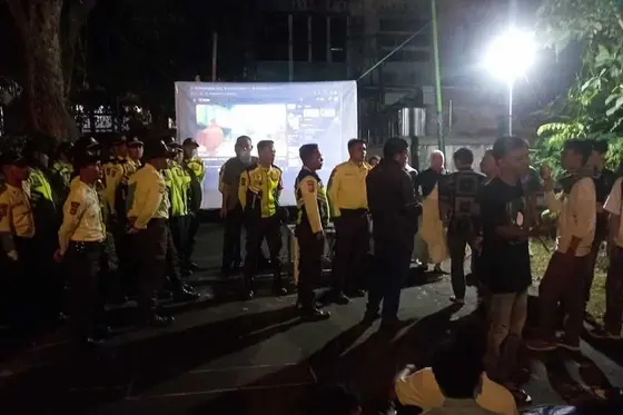 Universitas Mataram menolak pemutaran film Pesta Babi demi alasan menjaga kondusifitas kampus. (Foto: TintaHijau.com)
Film - kampus