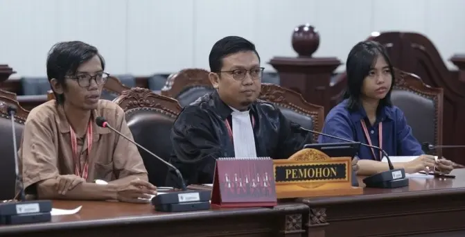 Pemohon beserta Kuasanya saat Sidang Pemeriksaan Pendahuluan Perkara Nomor 273/PUU-XXIII/2025, Selasa (13/1/2026). (Foto: Humas MK) kuota hangus