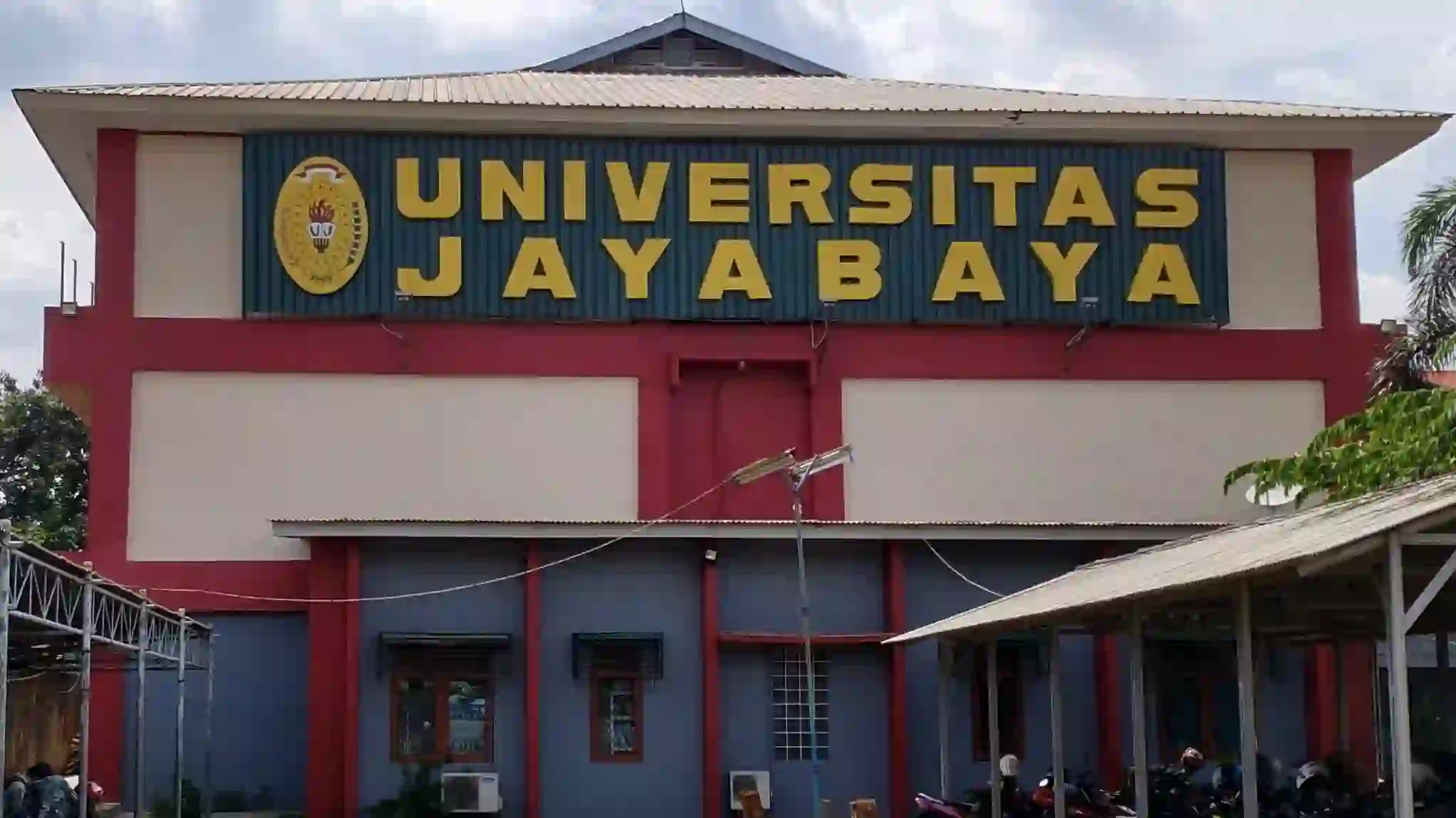 Sumber: https://ftijayabaya.ac.id/ kampus