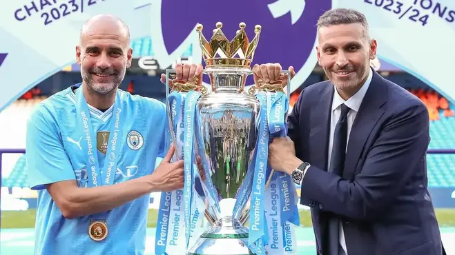 Chairman Manchester City Khaldoon Al Mubarak dan Pelatih Josep Guardiola Khaldoon Al Mubarak