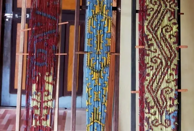 Beragam motif tenun tradisional khas Sintang, Kalimantan Barat (Foto: Istimewa) motif tenun sintang