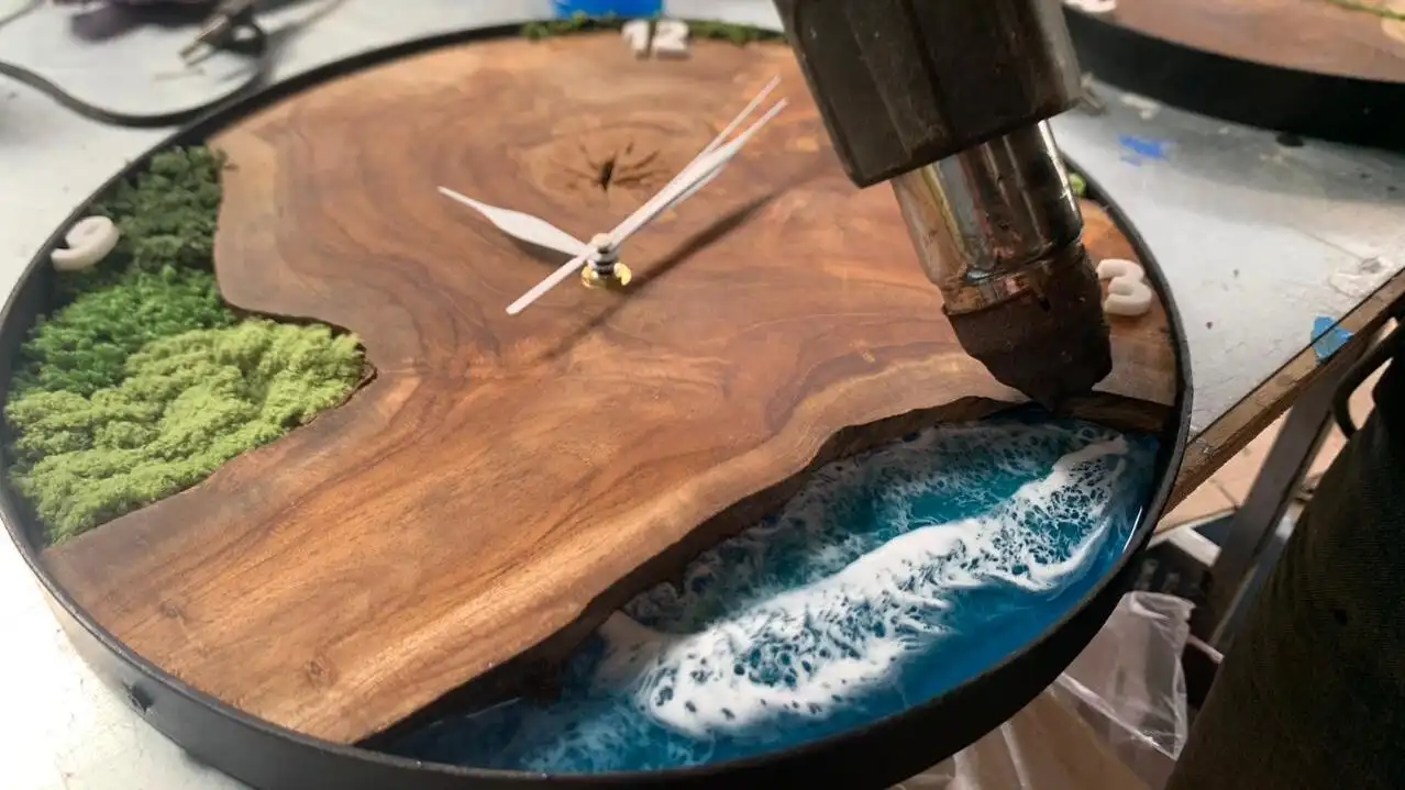 Membawa Laut dan Hutan ke Ruang Tamu: Filosofi Jam Dinding Arborea