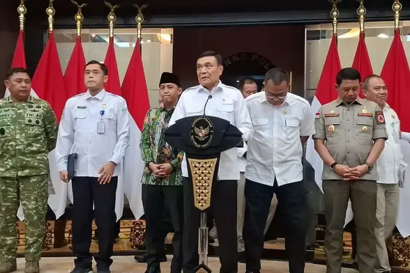Menko Polkam Djamari Chaniago saat ditemui di Kemenko Polkam, Jakarta, Senin (10/8/2026).
(Foto: Kompas.com) Djamari Chaniago