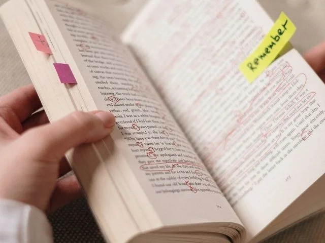 Jasa Joki Baca Buku dibayar hingga Rp1,6 juta (Foto: beautyjurnal.id) buku - joki