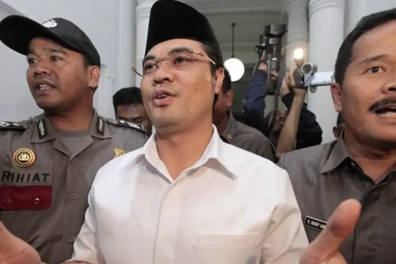 Aceng HM Fikri, saat masih menjabat Bupati Garut (Foto: Tribun Jabar)
Aceng HM Fikri