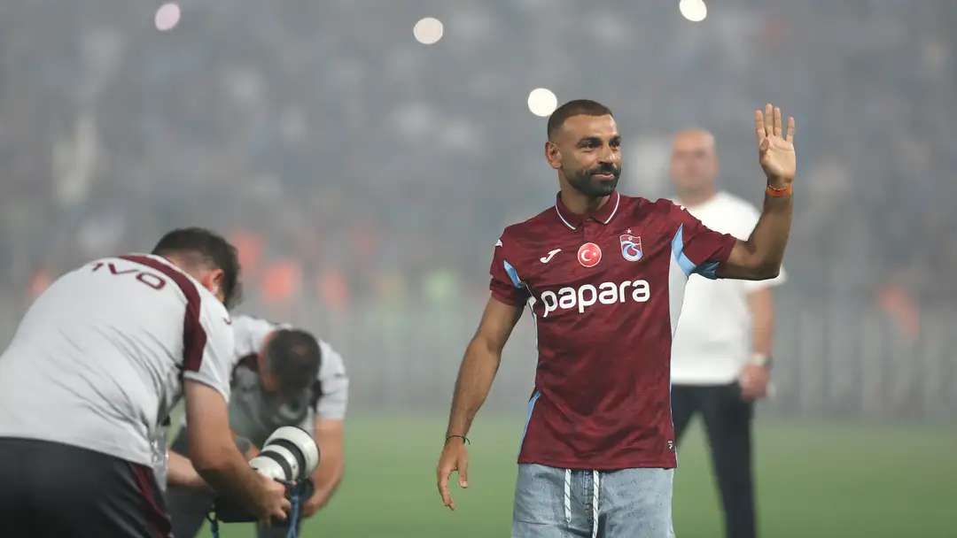 Mo Salah saat diperkenalkan ke suporter klub Trabzonspor Mo Salah - Trabzonspor