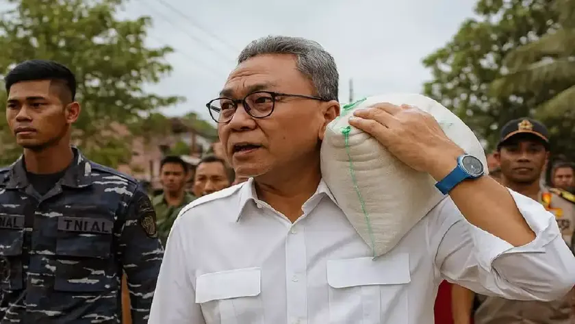 Pejabat Nirempati di Bencana Banjir Sumatra  