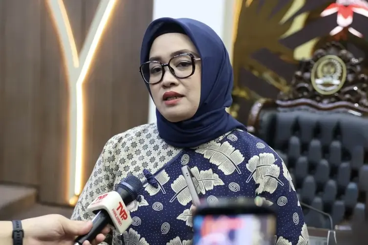 Ketua Panitia Kerja (Panja) RUU Pelindungan Ketenagakerjaan dan Wakil Ketua Komisi IX DPR RI, Putih Sari (Foto: Fraksi Gerindra) Putih Sari - gerindra