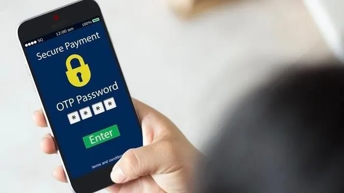 Ilustrasi maraknya scam melalui SMS OTP (Foto: Shutterstock)
scam OTP
