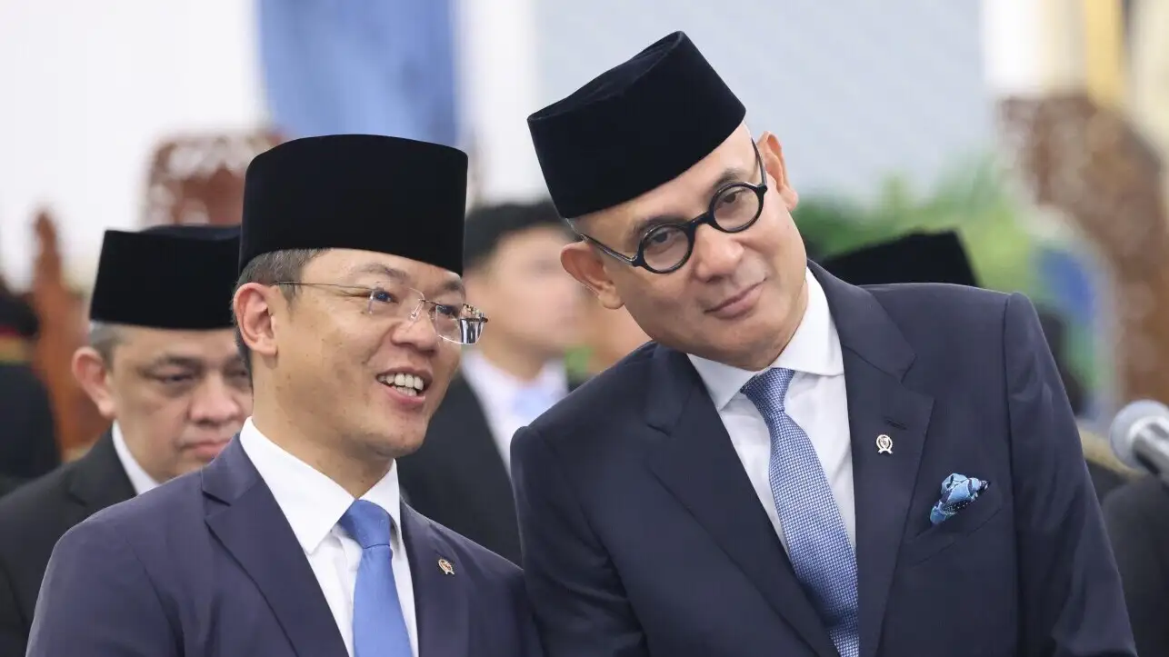 Presiden Prabowo Subianto melantik Arrmanatha Nasir sebagai Menteri Luar Negeri Republik Indonesia dalam upacara di Istana Negara, Jakarta, pada Kamis, 1 Oktober 2026. (Sumber: Kementerian Luar Negeri) Arrmanatha Nasir