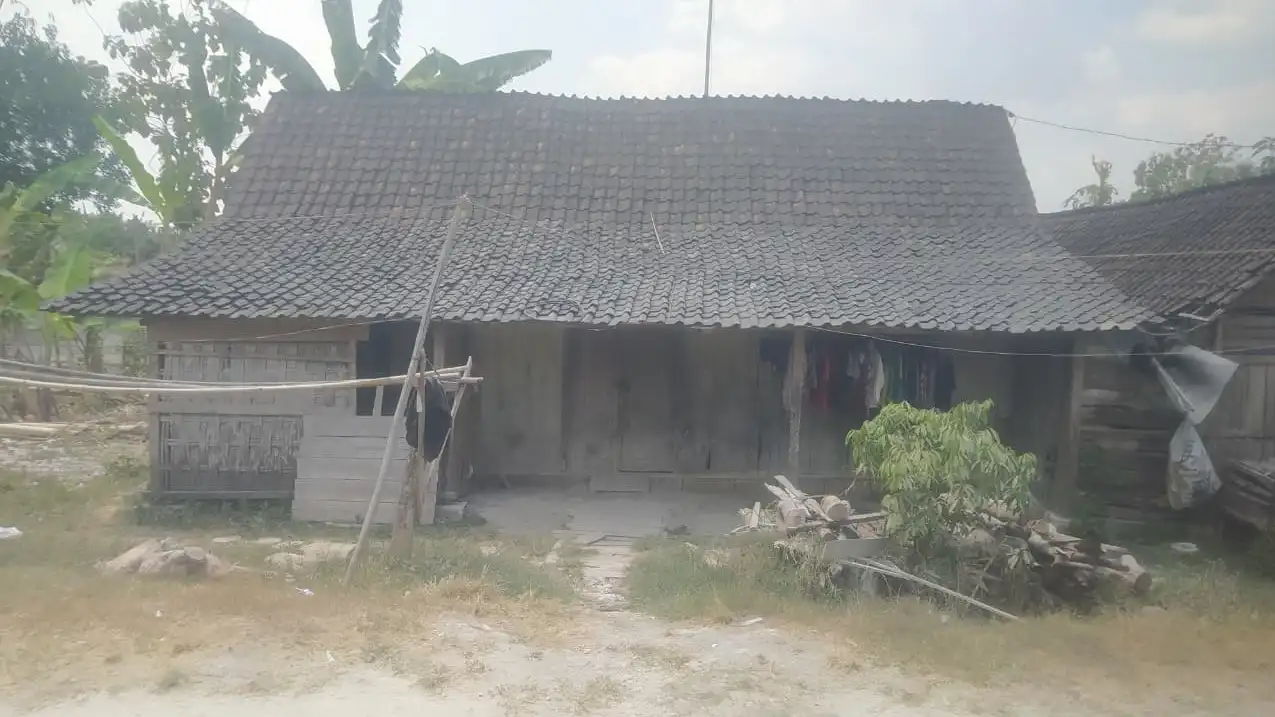 Potret rumah Suginanto yang ditangkap karena mengambil kayu diduga untuk memenuhi kebutuhan makan sehari-hari. (Sumber: istimewa) bantuan sosial
