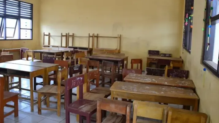 Ilustrasi Bangku Kosong Sekolah (Foto: iStock) sekolah kosong