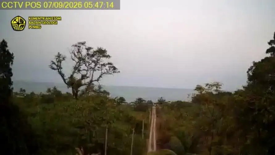 Pantauan CCTV terhadap Gunung Anak Krakatau menunjukkan erupsi telah reda per Senin (7/9/2026). (Sumber: https://magma.esdm.go.id/) Gunung Anak Krakatau