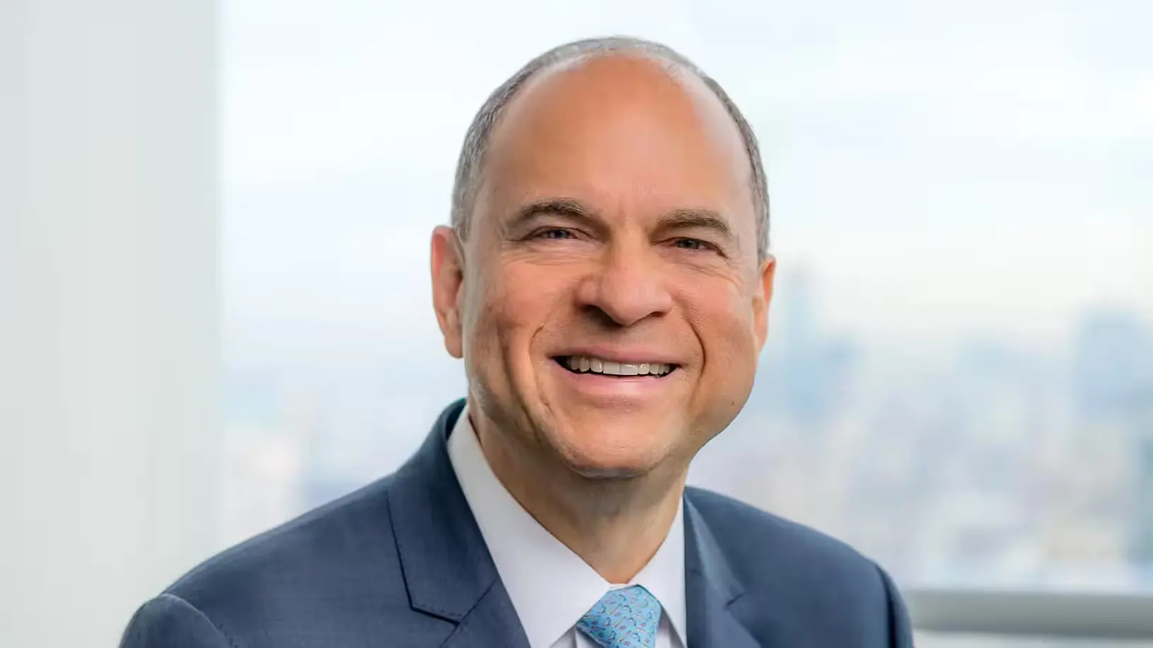 Sumber: https://www.gsb.stanford.edu/ Henry Fernandez