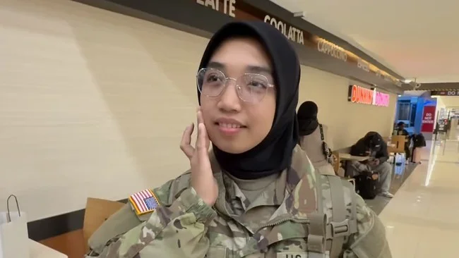 WNI bernama Syifa yang memilih menjadi tentara AS. (Foto: Instagram/@bunda_kesidaa) tentara amerika