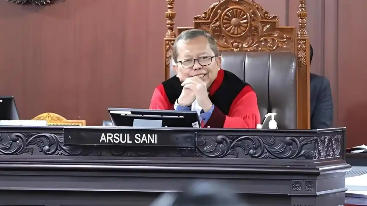 Hakim MK, Arsul Sani arsul sani