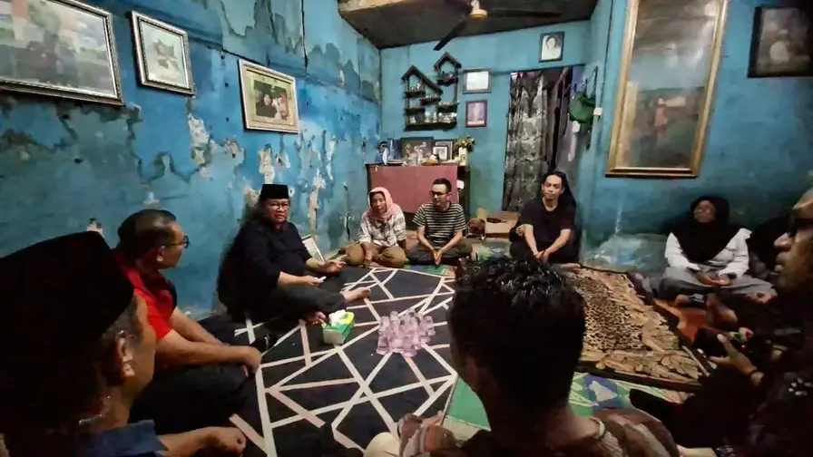 Gubernur Jakarta Pramono Anung mendatangi rumah duka Bambang Setiawan, warga yang meninggal dunia setelah kericuhan di kawasan Pejompongan, Jakarta Pusat. (Istimewa) bambang - demo rusuh