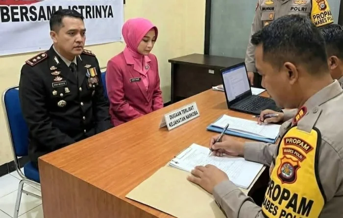 Kapolres Bima Kota AKBP Didik Putra Kuncoro saat diperiksa Propam Mabes Polri terkait dugaan menerima suap dari bandar narkoba. (Foto: Reportasenews) kapolres bima diperiksa