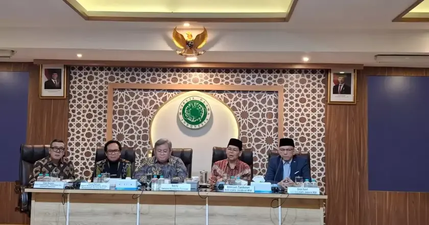 Sekretaris Kementerian Pariwisata, Bayu Aji, seusai melakukan silaturahim dengan jajaran Dewan Pimpinan MUI di Kantor MUI Pusat, Menteng, Jakarta Pusat, Selasa (13/10/2026) kemenpar - bocelli