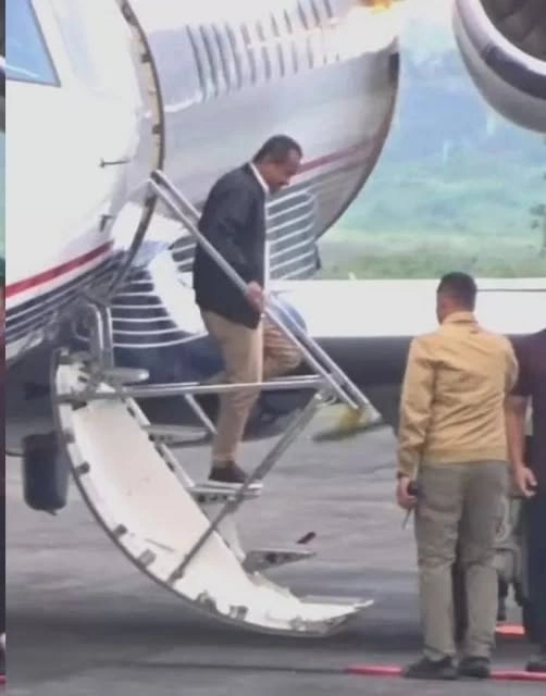 Sumber: https://www.facebook.com/people/Nostalgia-era-80-an/100057375253133/ pesawat jet